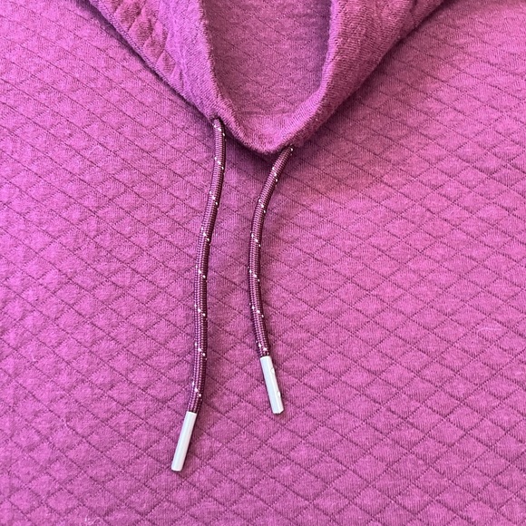 L.L.Bean Women’s SoftLight Quilted Funnelneck Pullover Sweatshirt M Burgundy - Picture 8 of 12